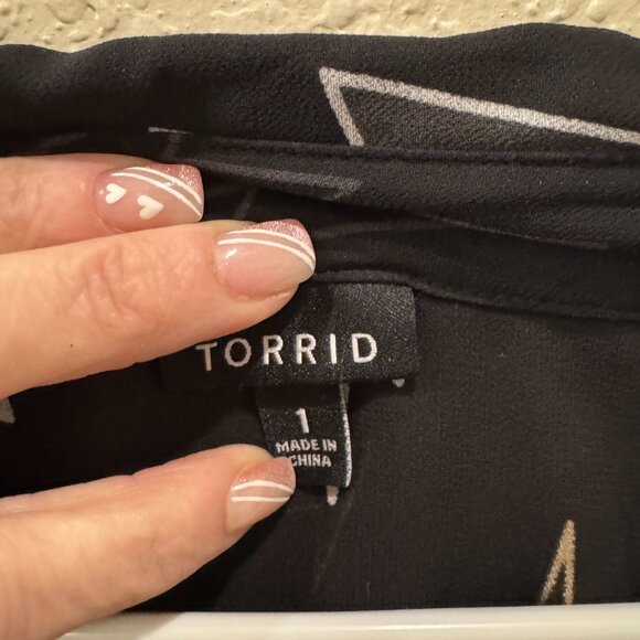 Torrid sheer lightning blouse - Picture 4 of 5